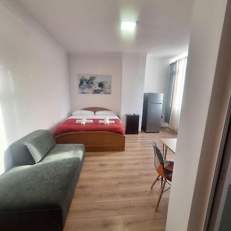 Albania Apartment Comfort Near Tirana City Center ภายนอก รูปภาพ